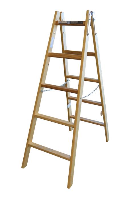 Twin step ladder - 5 rungs - w/ chains- 50 mm ergo-rungs - Solid stiles made of pine - Impregnated to prevent rot and fungus - Heavy duty hinges with bucket hook.